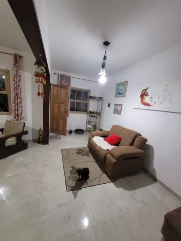 Alugar Casa / Padrão em Pelotas. apenas R$ 220,00