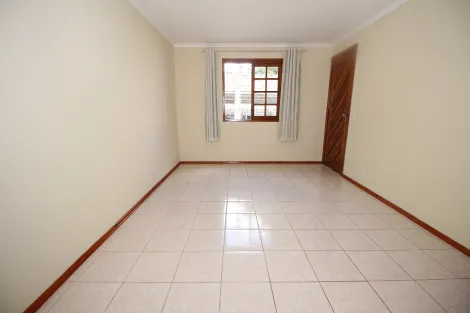 Alugar Casa / Condomínio em Pelotas. apenas R$ 1.500,00