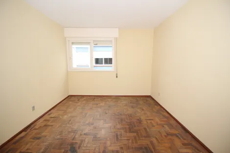 Alugar Apartamento / Padrão em Pelotas. apenas R$ 900,00