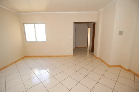 Alugar Apartamento / Padrão em Pelotas. apenas R$ 1.700,00