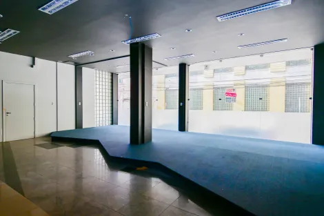 imagem 2 - Sofisticação e Versatilidade em Loja de Alto Padrão no Edifício Comercial São Gonçalo imagem 2 - Sofisticação e Versatilidade em Loja de Alto Padrão no Edifício Comercial São Gonçalo