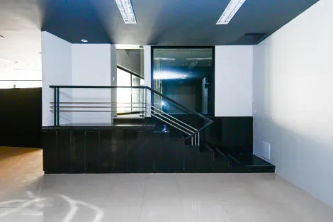 imagem 5 - Sofisticação e Versatilidade em Loja de Alto Padrão no Edifício Comercial São Gonçalo imagem 5 - Sofisticação e Versatilidade em Loja de Alto Padrão no Edifício Comercial São Gonçalo