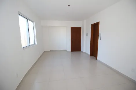 Alugar Apartamento / Padrão em Pelotas. apenas R$ 890,00