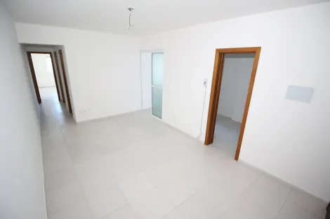 Alugar Apartamento / Padrão em Pelotas. apenas R$ 990,00