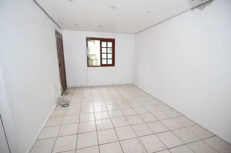 Alugar Casa / Condomínio em Pelotas. apenas R$ 950,00