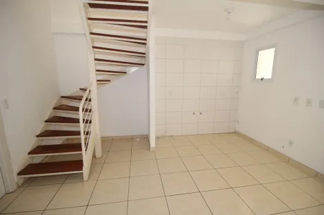 Alugar Casa / Condomínio em Pelotas. apenas R$ 2.500,00
