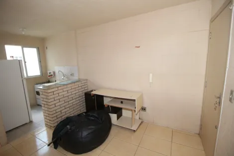 Alugar Apartamento / Padrão em Pelotas. apenas R$ 650,00
