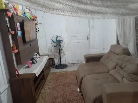 Alugar Casa / Padrão em Pelotas. apenas R$ 286.000,00