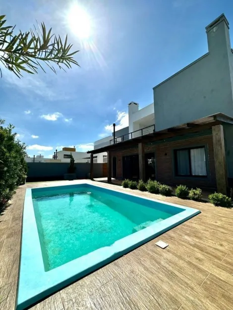 Alugar Casa / Condomínio em Pelotas. apenas R$ 1.650.000,00
