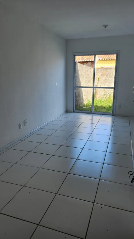 Alugar Casa / Condomínio em Pelotas. apenas R$ 201.400,00