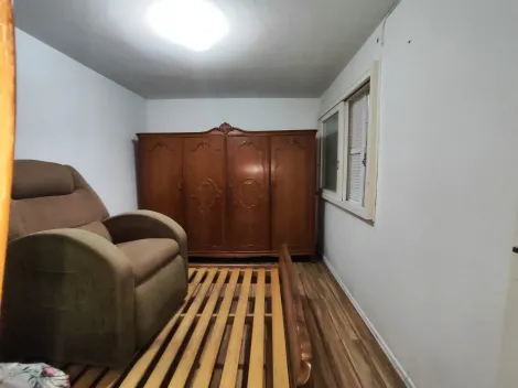 Ótima oportunidade de adquirir uma casa pronta para morar na General Osório. Esta casa é toda com grade, possui lavanderia e dois quartos, oferecendo conforto e segurança para toda a família.