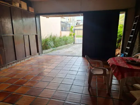 Ótima oportunidade de adquirir uma casa localizado na Andrade Neves. Com 4 quartos, sendo 1 suíte, 4 banheiros e 4 vagas de garagem, esta casa oferece espaço e conforto para toda a família.