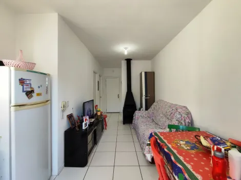 Excelente oportunidade de adquirir uma casa em condomínio no Moradas Pelotas 2, com dois quartos e um banheiro.