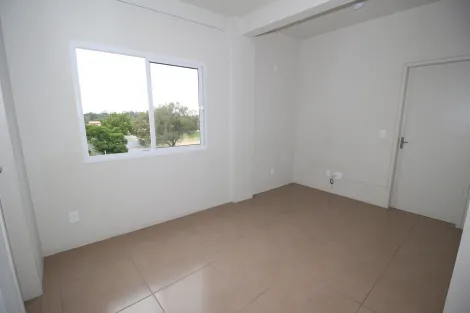 Alugar Apartamento / Padrão em Pelotas. apenas R$ 560,00