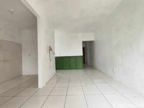 Alugar Casa / Padrão em Pelotas. apenas R$ 300.000,00