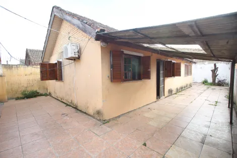 Casa Aconchegante de 2 Dormitórios na Cohab Tablada - Bairro Três Vendas