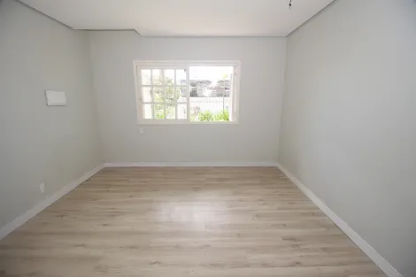 imagem 5 - Casa Ampla de 4 Dormitórios no Centro de Pelotas - Conforto, Espaço e Segurança imagem 5 - Casa Ampla de 4 Dormitórios no Centro de Pelotas - Conforto, Espaço e Segurança