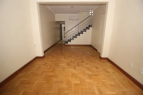 imagem 2 - Sobrado Amplo com Três Dormitórios - Espaçoso e Aconchegante no Centro de Pelotas imagem 2 - Sobrado Amplo com Três Dormitórios - Espaçoso e Aconchegante no Centro de Pelotas