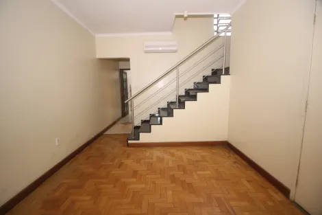 imagem 3 - Sobrado Amplo com Três Dormitórios - Espaçoso e Aconchegante no Centro de Pelotas imagem 3 - Sobrado Amplo com Três Dormitórios - Espaçoso e Aconchegante no Centro de Pelotas