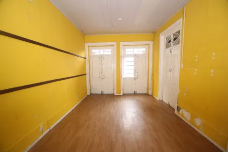 imagem 1 - Casa Ampla no Centro de Pelotas - Ideal para Uso Residencial ou Comercial imagem 1 - Casa Ampla no Centro de Pelotas - Ideal para Uso Residencial ou Comercial