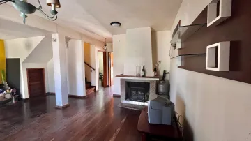 imagem 2 - Sobrado amplo com 5 quartos, lareira e churrasqueira na Colina do Sol. imagem 2 - Sobrado amplo com 5 quartos, lareira e churrasqueira na Colina do Sol.