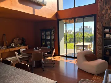 imagem 2 - Linda casa com fundo para o lago a venda no Alphaville - conforto e segurança em condomínio fechado! imagem 2 - Linda casa com fundo para o lago a venda no Alphaville - conforto e segurança em condomínio fechado!