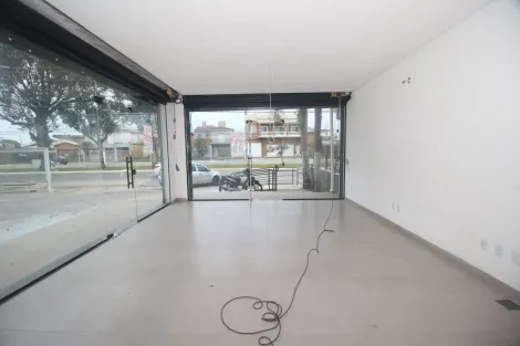 imagem 5 - Loja Comercial com Vitrine Ampla na Av. Domingos de Almeida - Alto Fluxo e Localização Estratégica imagem 5 - Loja Comercial com Vitrine Ampla na Av. Domingos de Almeida - Alto Fluxo e Localização Estratégica