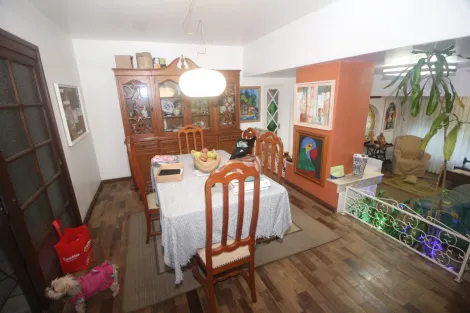 imagem 2 - Sobrado mobiliado com 3 dormitórios, suíte, lareira e pátio arborizado - Próximo à praça da COHABPEL imagem 2 - Sobrado mobiliado com 3 dormitórios, suíte, lareira e pátio arborizado - Próximo à praça da COHABPEL