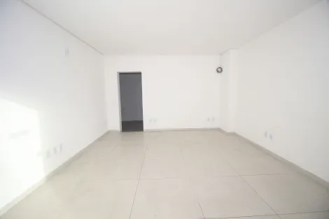 imagem 4 - Loja Comercial com Vitrine Ampla na Av. Domingos de Almeida - Alto Fluxo e Localização Estratégica imagem 4 - Loja Comercial com Vitrine Ampla na Av. Domingos de Almeida - Alto Fluxo e Localização Estratégica