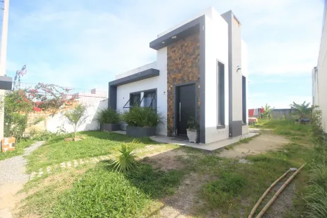 imagem 2 - Casa com 2 Dormitórios (1 Suíte) e Amplo Pátio no Bairro Germani - Próxima à Av. Fernando Osório imagem 2 - Casa com 2 Dormitórios (1 Suíte) e Amplo Pátio no Bairro Germani - Próxima à Av. Fernando Osório